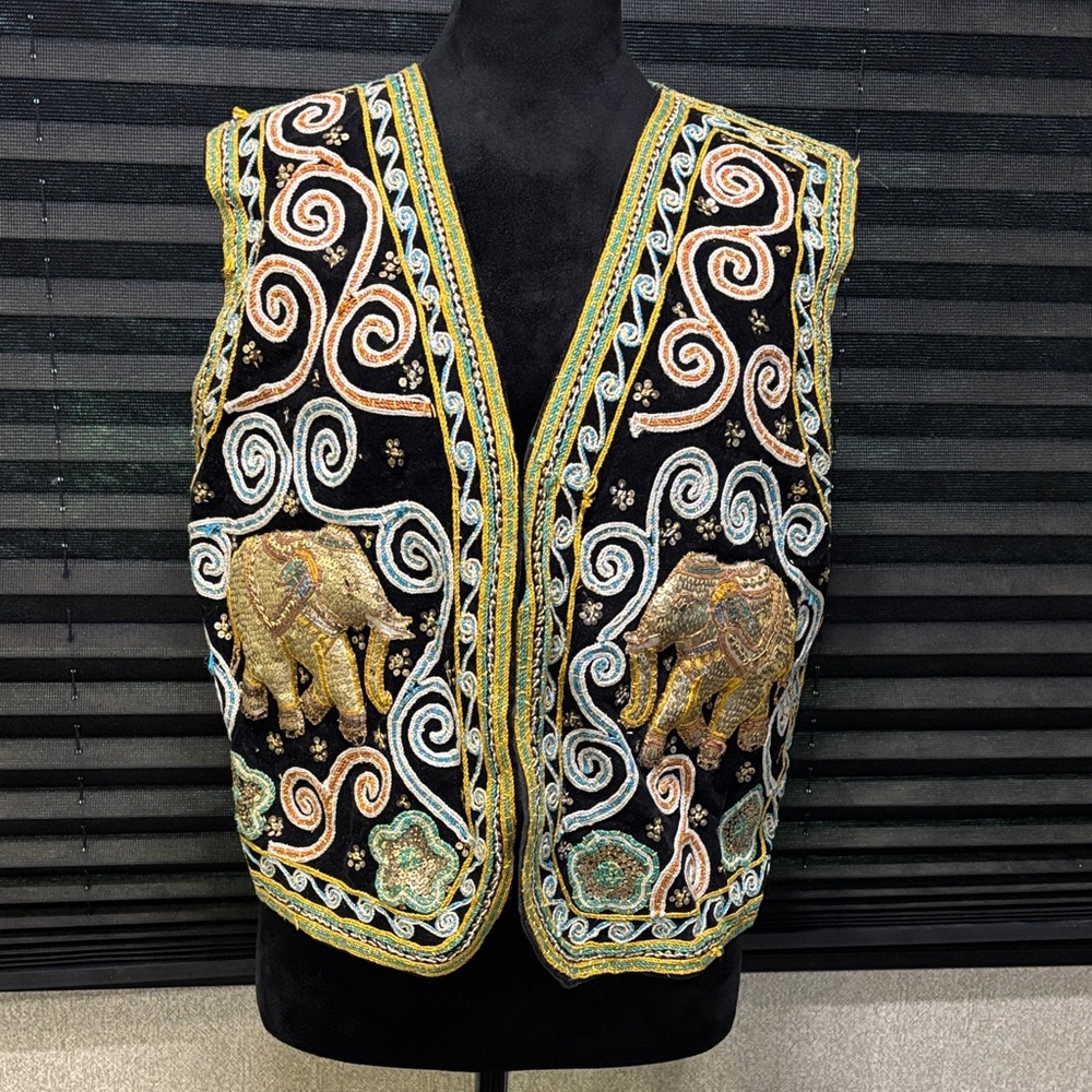 Vintage Carol Horn Workshop‎ Sequined Puffy Elephant Beaded Accent Vest Women